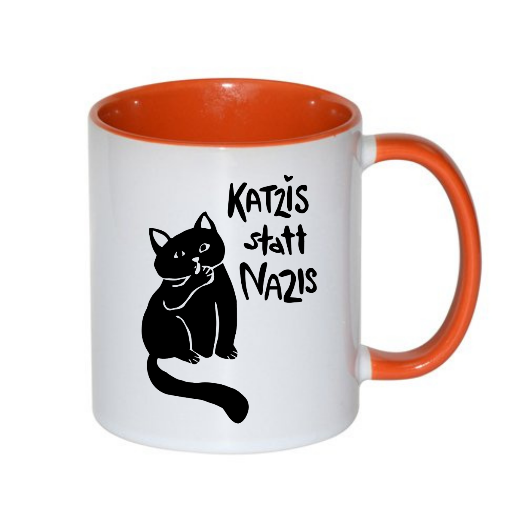 Tasse mit schwarzer Katze und dem Schriftzug "Katzis statt Nazis" auf weißem Hintergrund und orangefarbener Innenseite.